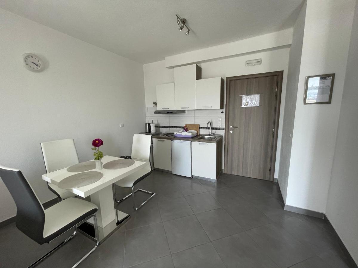 Apartments Nevistic 珀德垂那 外观 照片