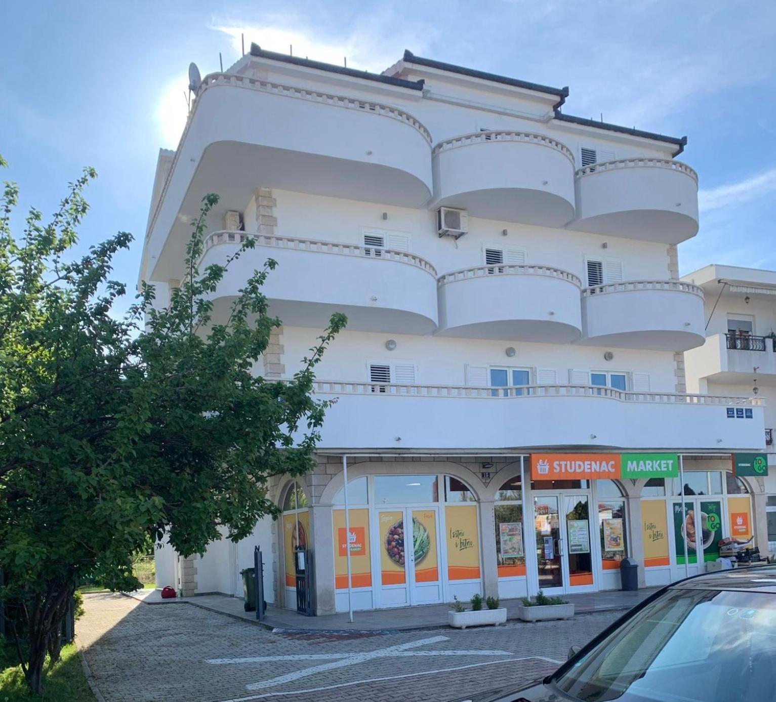 Apartments Nevistic 珀德垂那 外观 照片