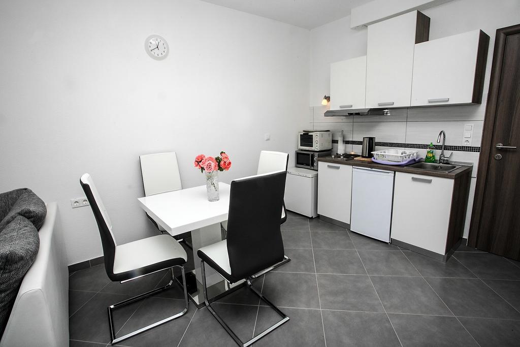 Apartments Nevistic 珀德垂那 外观 照片